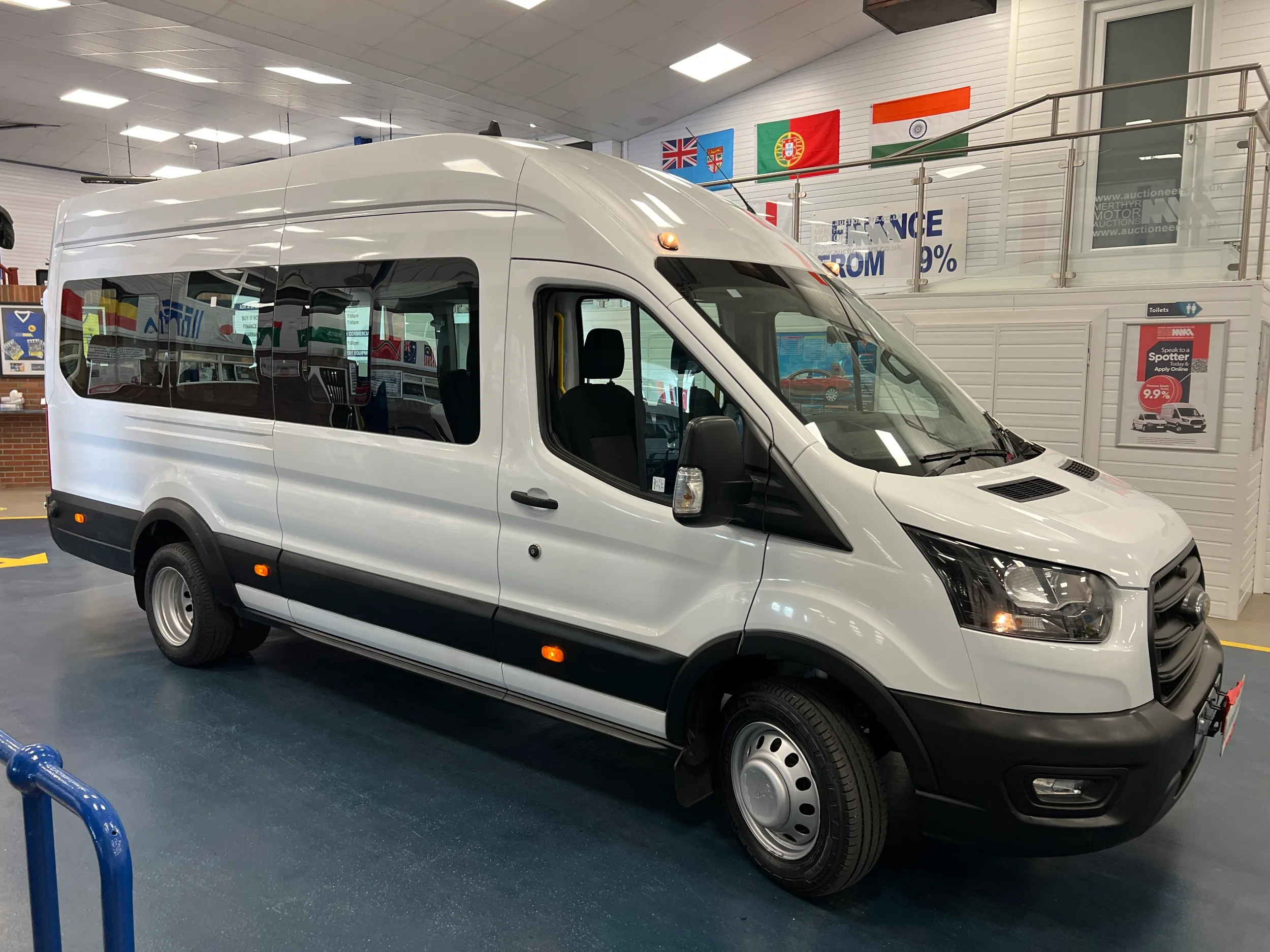 FORD TRANSIT T460 TREND 2.0TDCI ECOBLUE 130PS 4.6 TON 17 SEAT MINIBUS ...